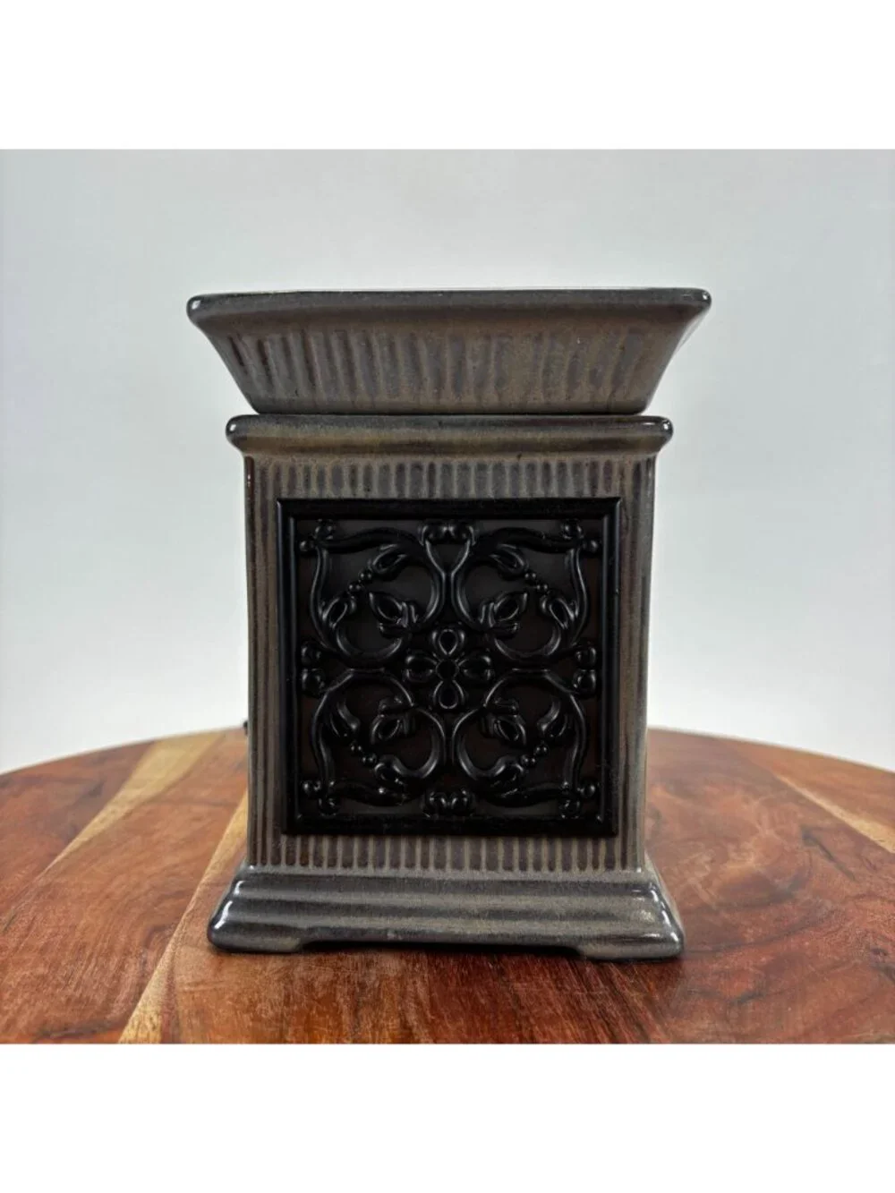 Scentsy Jane Full-Size Warmer Ceramic Wrought Iron Electric Wax w Box - Retired